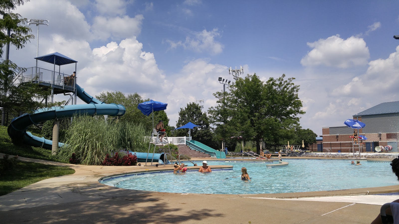 Webster Groves Swimming Pool - WhiteWater