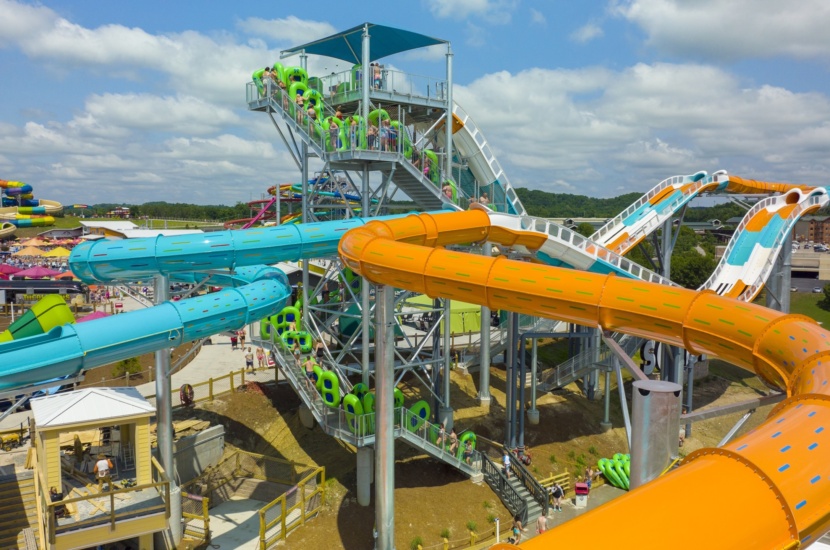 Water slides and tower with long queue